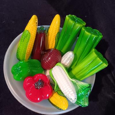 GLASS VEGETABLES IN A BOWL (1)