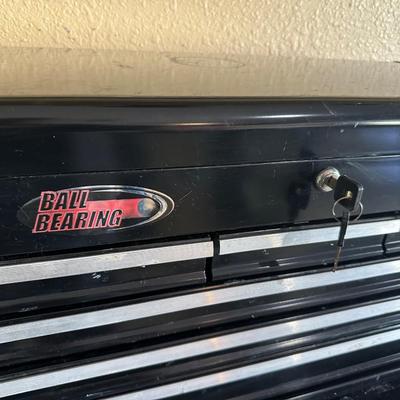 CRAFTSMAN 2 PIECE LOCKING TOOL CHEST ON CASTERS