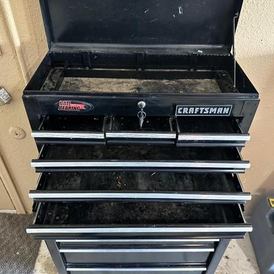 CRAFTSMAN 2 PIECE LOCKING TOOL CHEST ON CASTERS