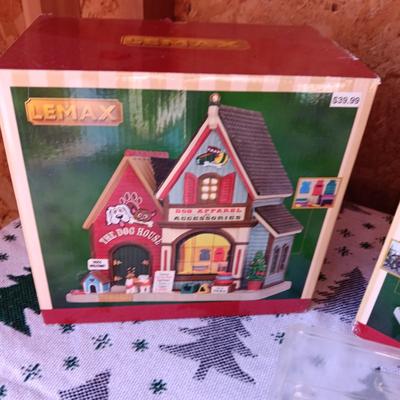 2 LEMAX CHRISTMAS VILLAGE BUILDINGS