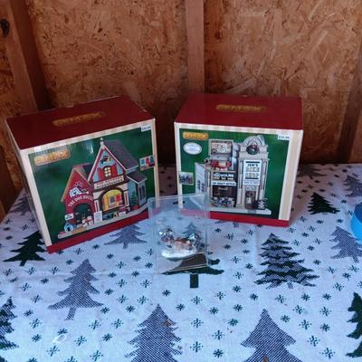 2 LEMAX CHRISTMAS VILLAGE BUILDINGS