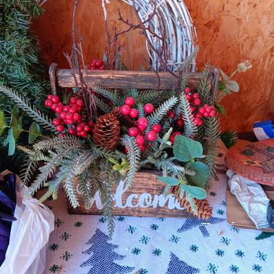HOLIDAY CRAFT SUPPLIES