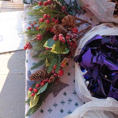 HOLIDAY CRAFT SUPPLIES