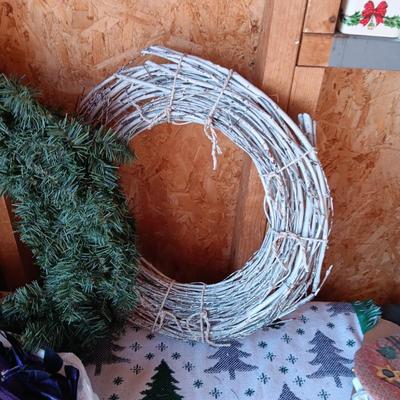 HOLIDAY CRAFT SUPPLIES