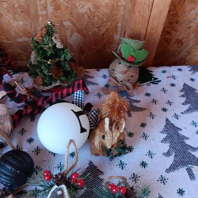 QUALITY TREE ORNAMENTS (1)