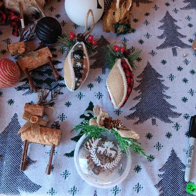 QUALITY TREE ORNAMENTS (1)