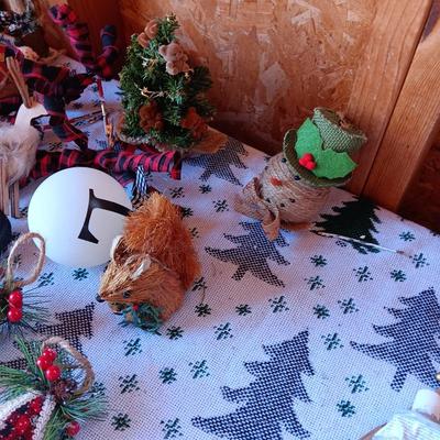 QUALITY TREE ORNAMENTS (1)