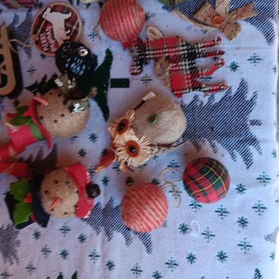 QUALITY TREE ORNAMENTS (3)