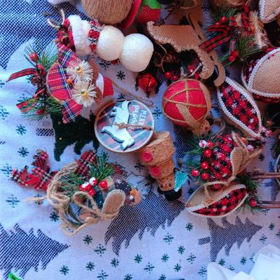 QUALITY TREE ORNAMENTS, SANTA HATS & SMALL BOWS