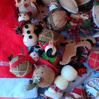 QUALITY TREE ORNAMENTS, SANTA HATS & SMALL BOWS