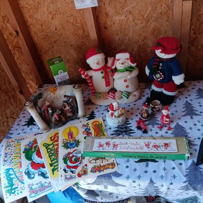 WINDOW CLINGS, NATIVITY SCENE, ANIMATED SNOWMEN AND MORE