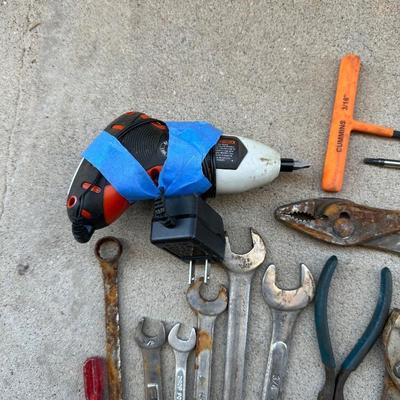 ASSORTED HAND TOOLS