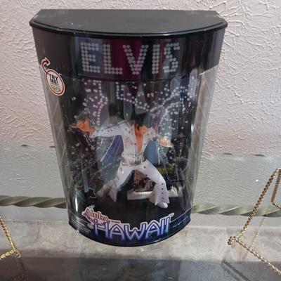 NIB ELVIS ALOHA HAWAII DOLL AND 2 COLLECTORS PLATES