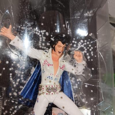 NIB ELVIS ALOHA HAWAII DOLL AND 2 COLLECTORS PLATES