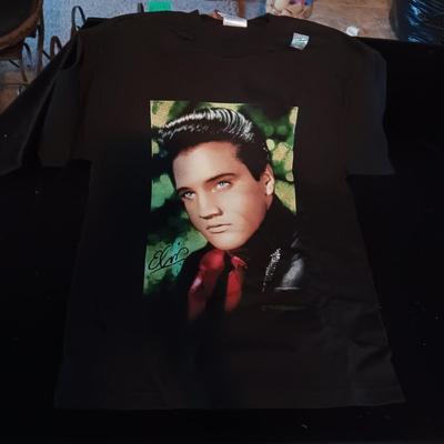 METAL ELVIS LUNCH BOX, T-SHIRT MEDIUM, POSTCARDS & PLATE
