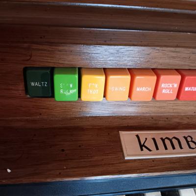 KIMBALL SWINGER 700 ELECTRIC ORGAN WITH BENCH