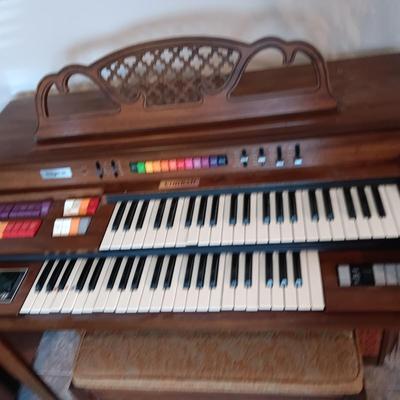 KIMBALL SWINGER 700 ELECTRIC ORGAN WITH BENCH