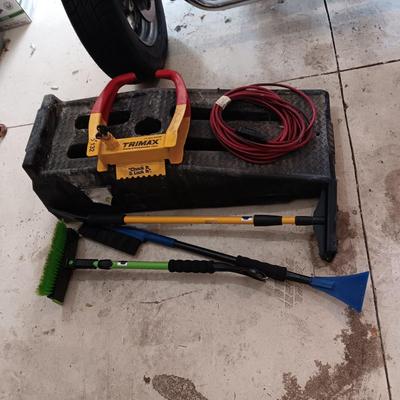 TRIMAX WHEEL CHOCK LOCK, PAIR OF AUTO RAMPS, WINDSHIELD BRUSHES