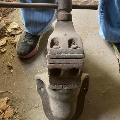 Number 8 Vise