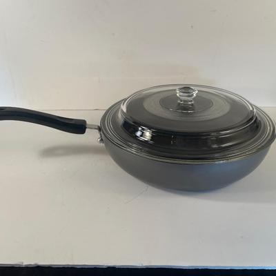 Lot 30. Anolon Fry Pan with Lid
