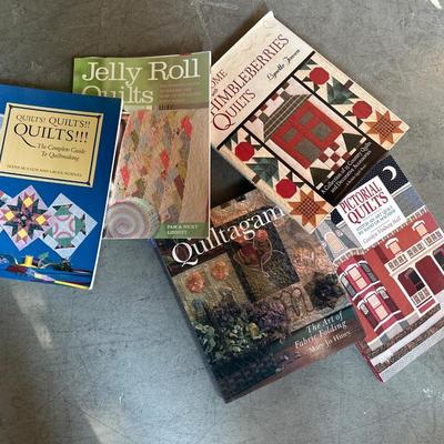 Quilt book lot