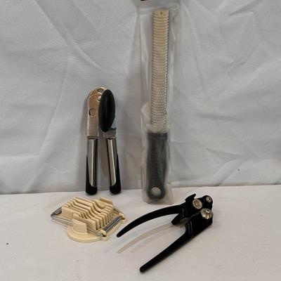 Cuisinart, William Sonoma, Oxo, and More Kitchen Tools and Accessories (K-DZ)