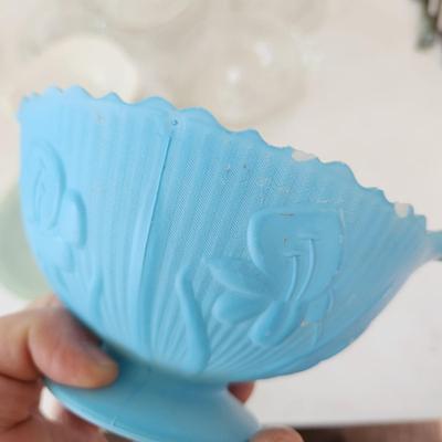 Lot of Iris Herringbone Bowls