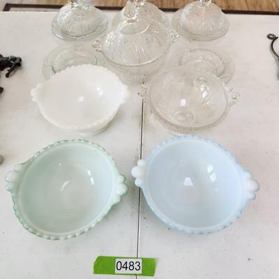 Lot of Iris Herringbone Bowls