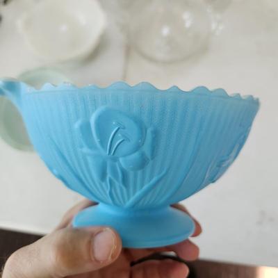 Lot of Iris Herringbone Bowls