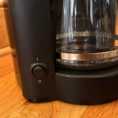 DeLonghi Caffe Elite Coffee Maker, Mr. Coffee Thermal Carafe, and a French Press (K-DZ)
