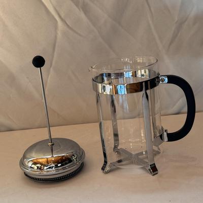 DeLonghi Caffe Elite Coffee Maker, Mr. Coffee Thermal Carafe, and a French Press (K-DZ)