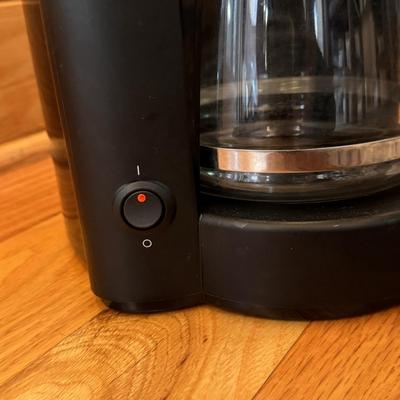 DeLonghi Caffe Elite Coffee Maker, Mr. Coffee Thermal Carafe, and a French Press (K-DZ)