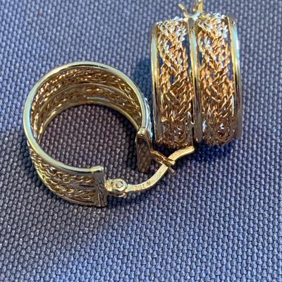 Pair of 18k Gold Earrings