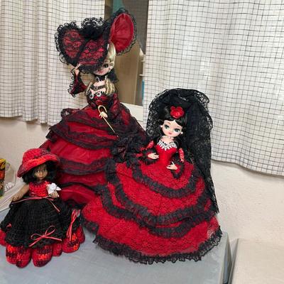 Lot 380 Vintage Spanish Dolls