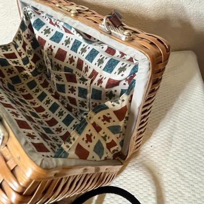 Lot 383 Vintage hats & purse