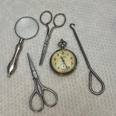 Lot 386 Lot of utensils