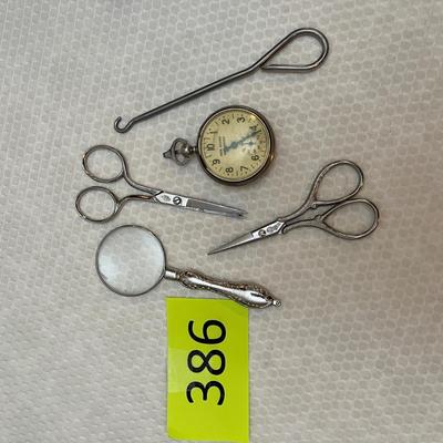 Lot 386 Lot of utensils