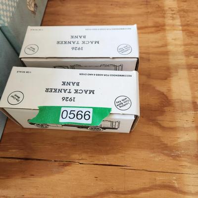 2 Ertl 1926 Mack Tanker Truck Banks Washington Suburban Sanitary Commission