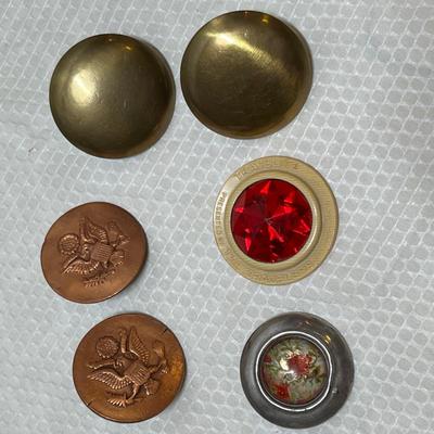 Lot 397 Buttons