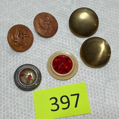 Lot 397 Buttons