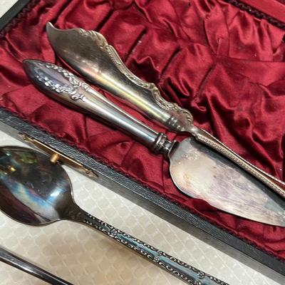 Lot 401 Silverplate flatware in box