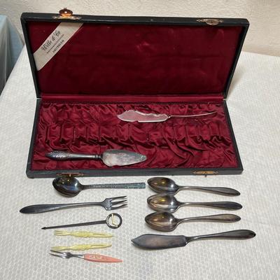 Lot 401 Silverplate flatware in box