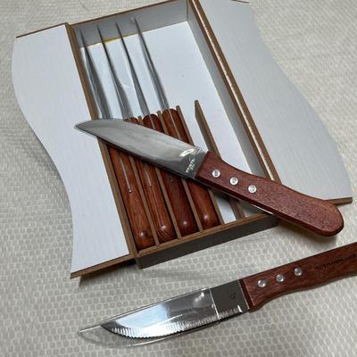 Lot 402 Peetz Co-Op knives