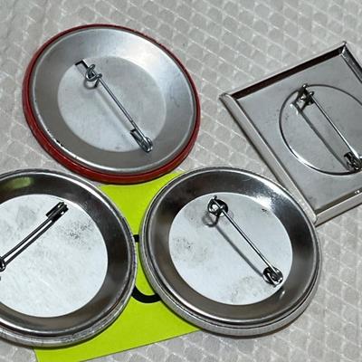 Lot 406 Computer Advertising buttons