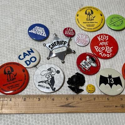 Lot 409 Assorted Buttons