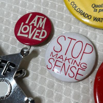 Lot 409 Assorted Buttons