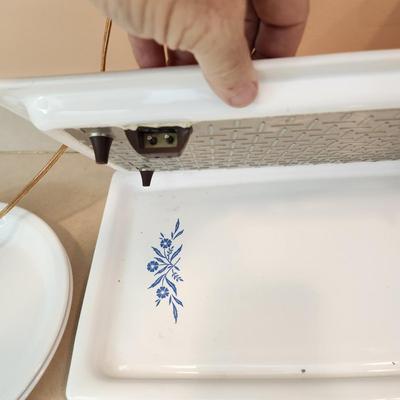 Lot of Corning Ware Bowls, Dishes, Hot Plates,