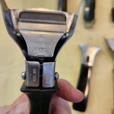 Lot of Corning Ware Twist Lock Handles Guardian Detachable Handles