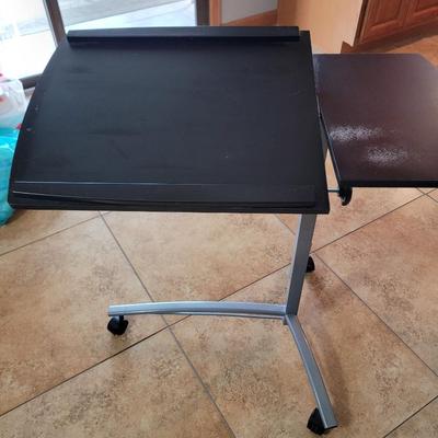 Adjustable laptop desk for easy chair