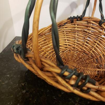 Wicker Baskets and Picnic Basket (LLR-KD)